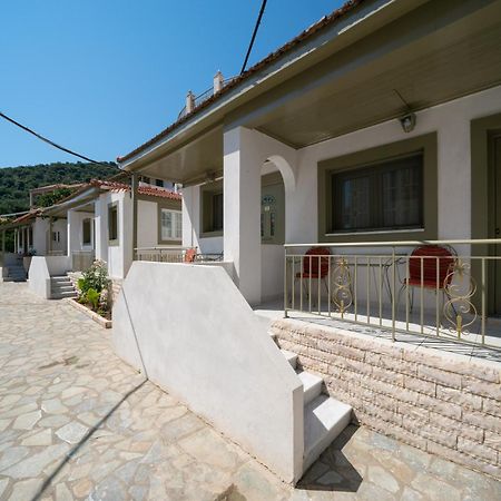 Makis Village-Apartments Айя-Евфимия Экстерьер фото